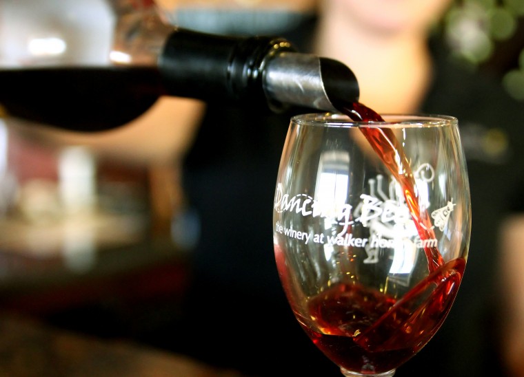 Dancing-Bee-Winery-02.jpg